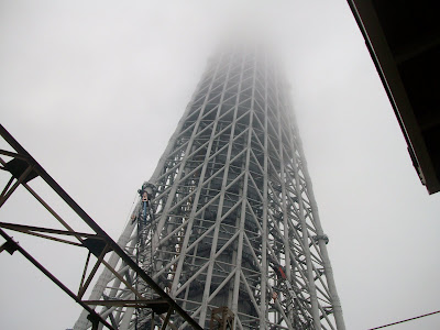 業平橋駅ホームから見た塔体