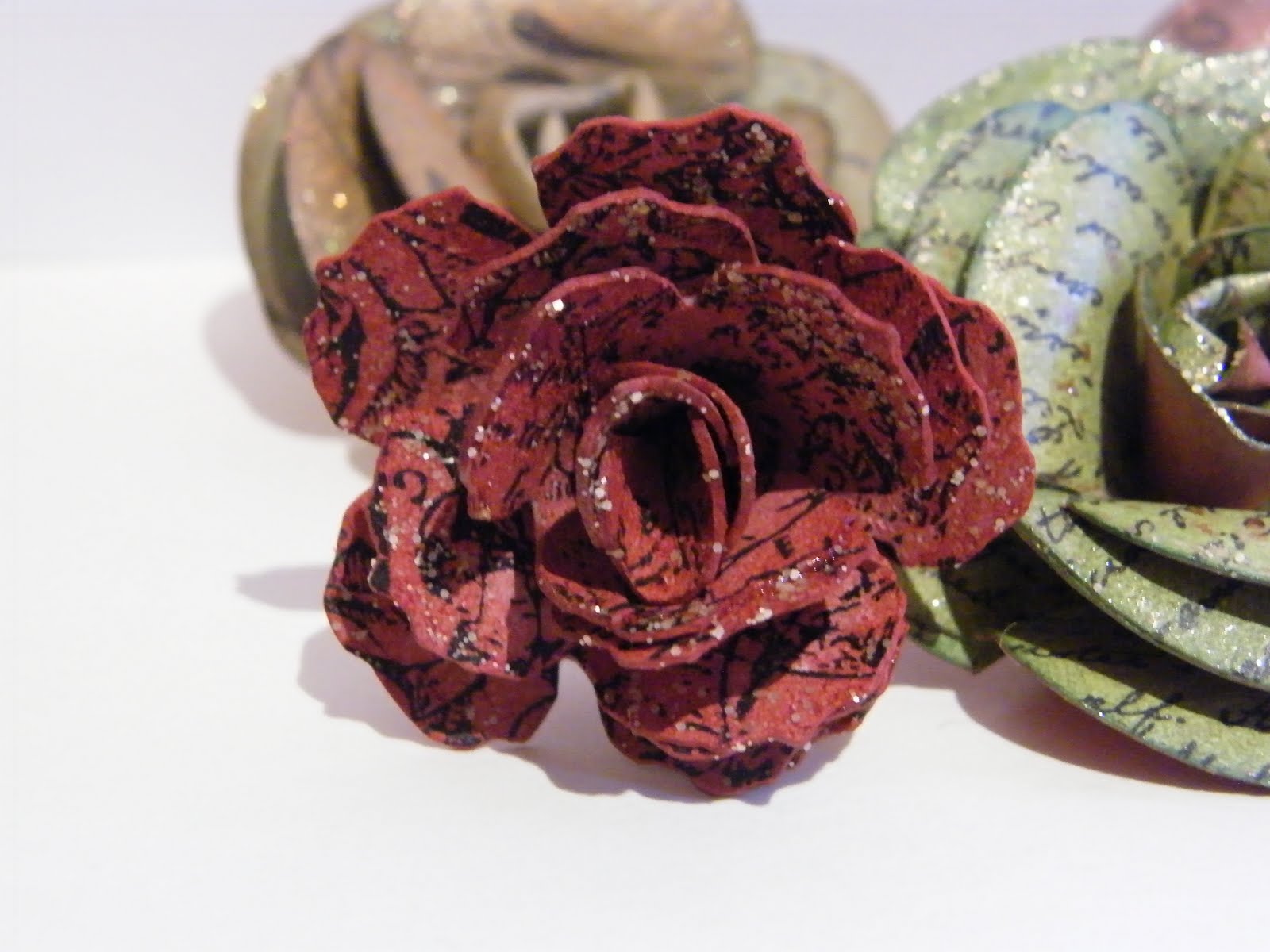 Humbly Cr8tiv: First Attempt!! Tim Holtz Paper Roses