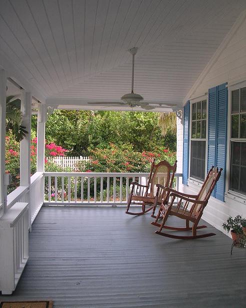 .Lilac Lane Cottage: Front Porch Memories and Dreams
