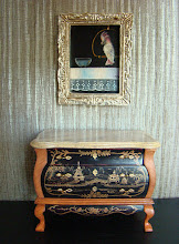 Lacquered comode with chinese motifs and Oil Painting