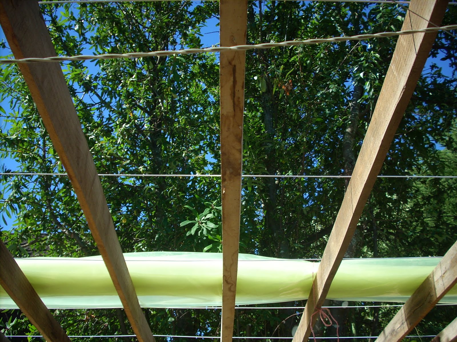 VIVERO SANSSOUCI: ENERO 2011 : Arreglo techo de Acopio