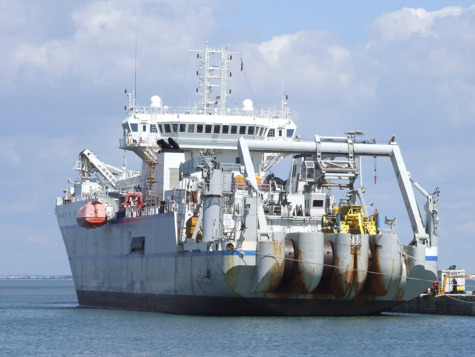 BARCOS+NAVIOS TYCO RESOLUTE