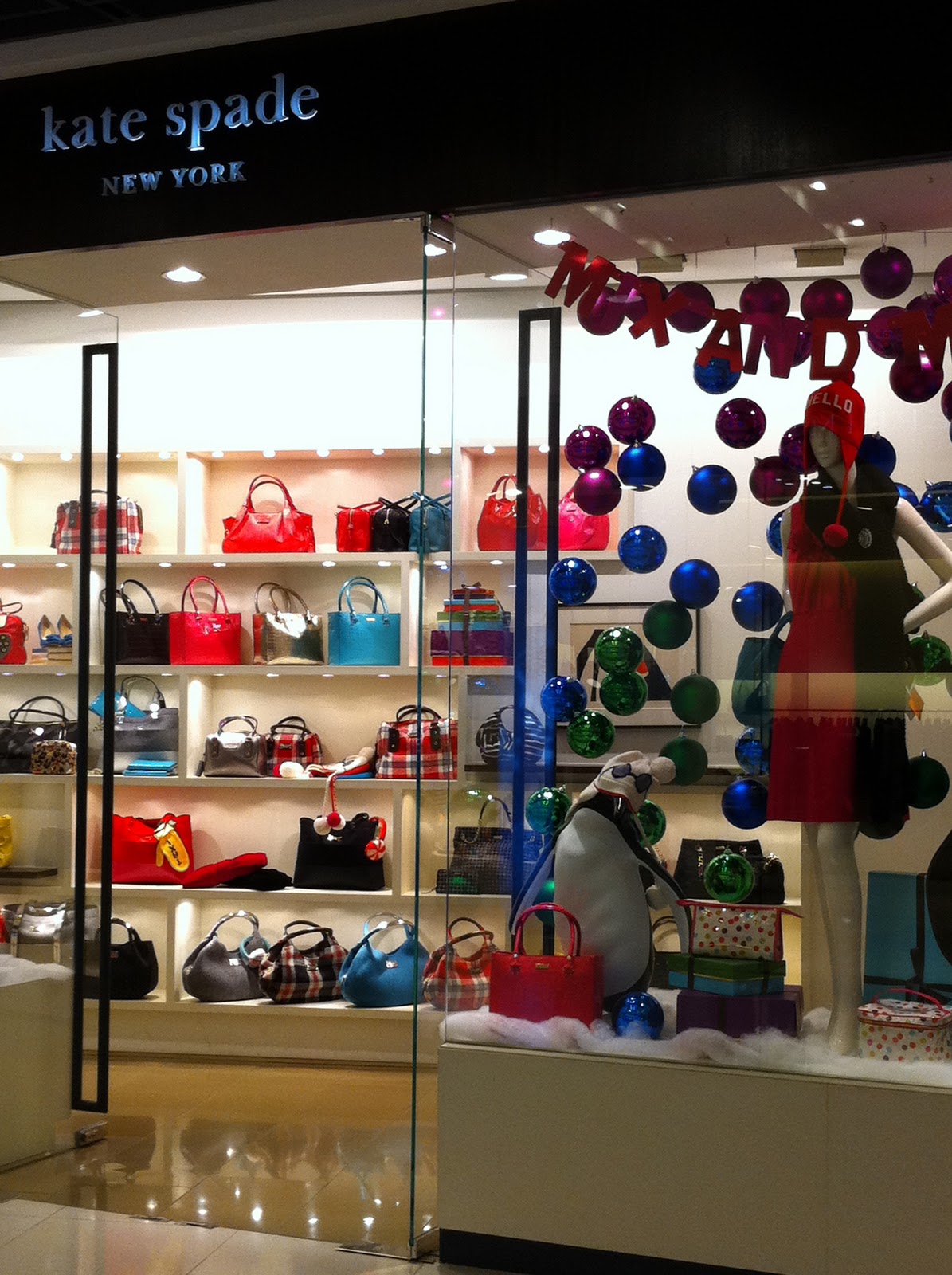 TRACIE ELLIS DESIGN Kate Spade Xmas wrapping inspiration in Hong Kong