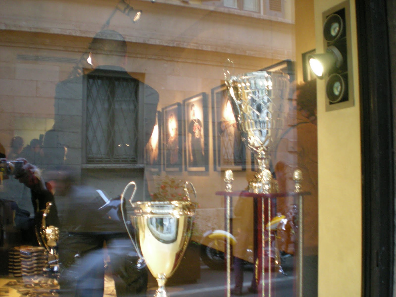 DUECILINDRI 15 APRILE 2010 FEAT KUSTOM PEOPLE EVENT C/O CAIATI GALLERIA