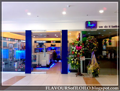Appliance Store on An Appliance Store And The Travel Agency Side By Side At The Parking