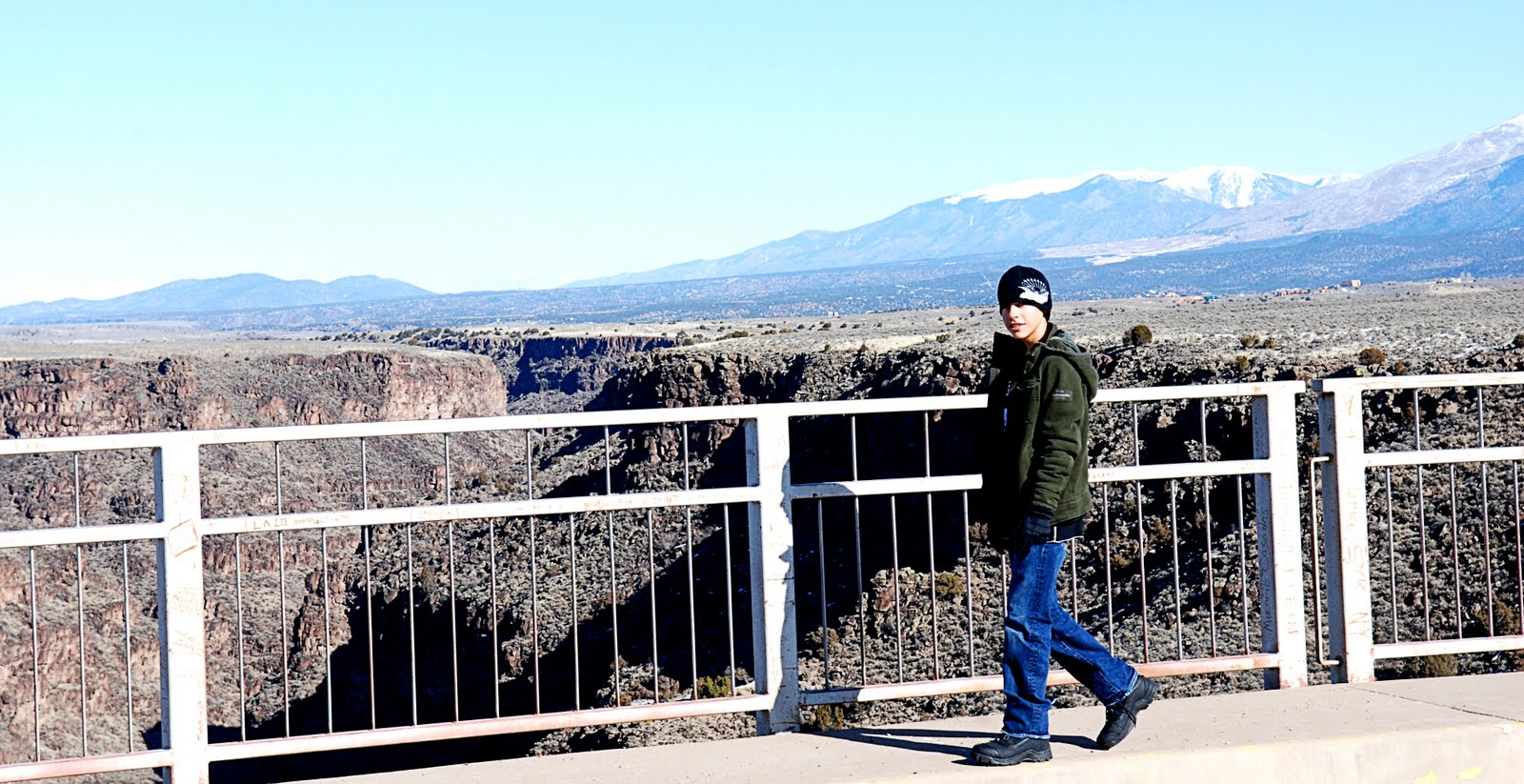 [At+the+Gorge+2.jpg]