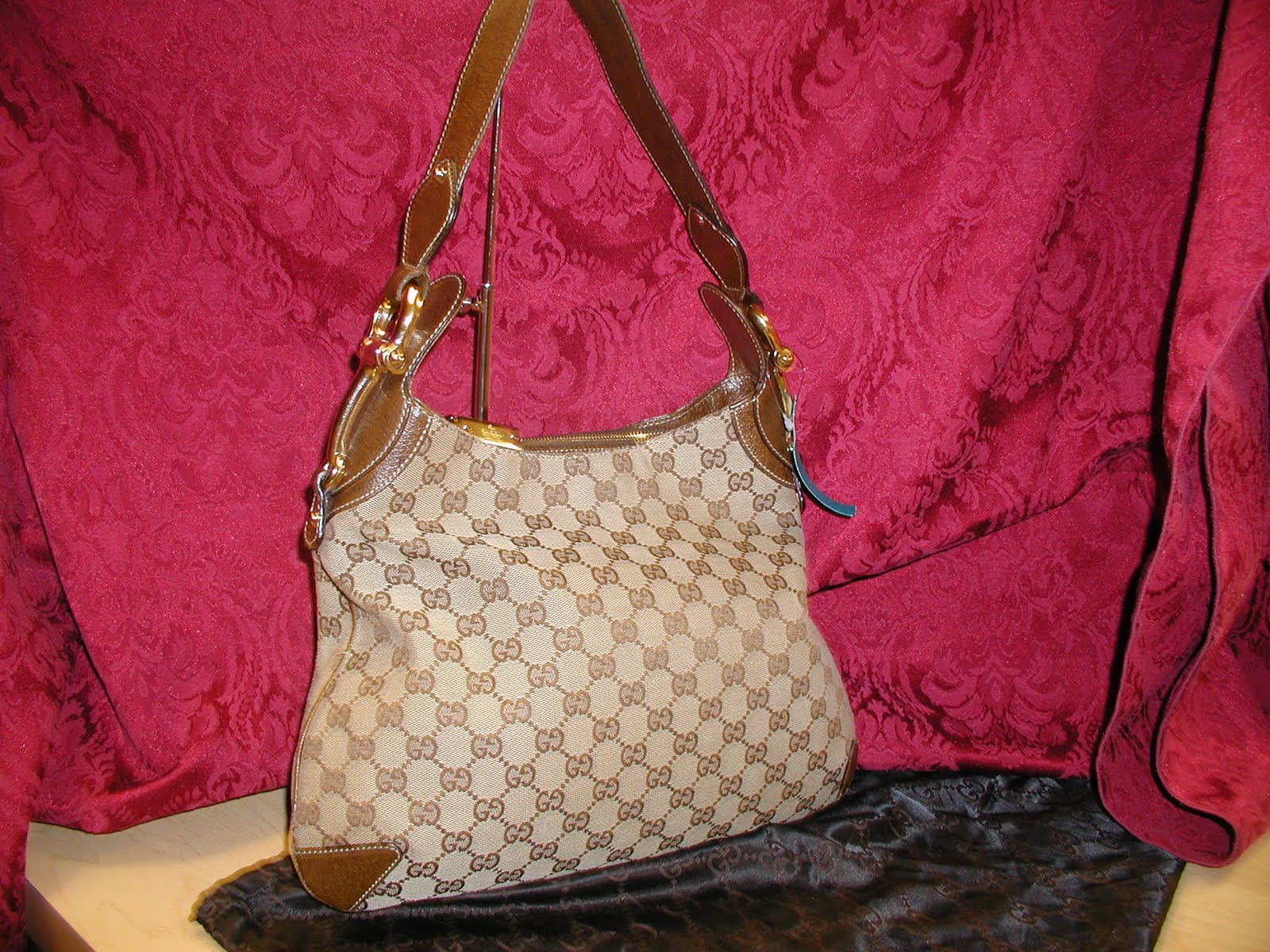 Uptown Consignment Gucci purse for Sale!!!