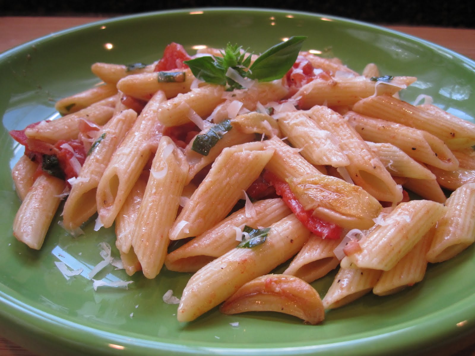 Stirring the Pot Pasta with 12 Whole Cloves of Garlic or Rather One Whole Head of Garlic!!