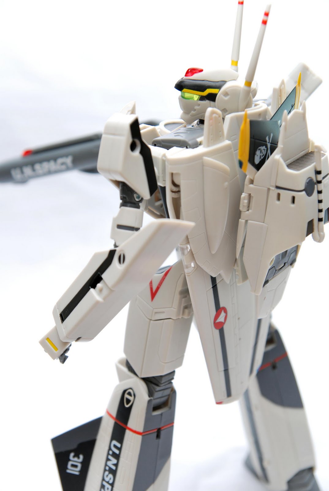 D.A.Y.D.R.E.A.M.E.R: 1/60 Scale Macross Zero VF-0S : Pheonix