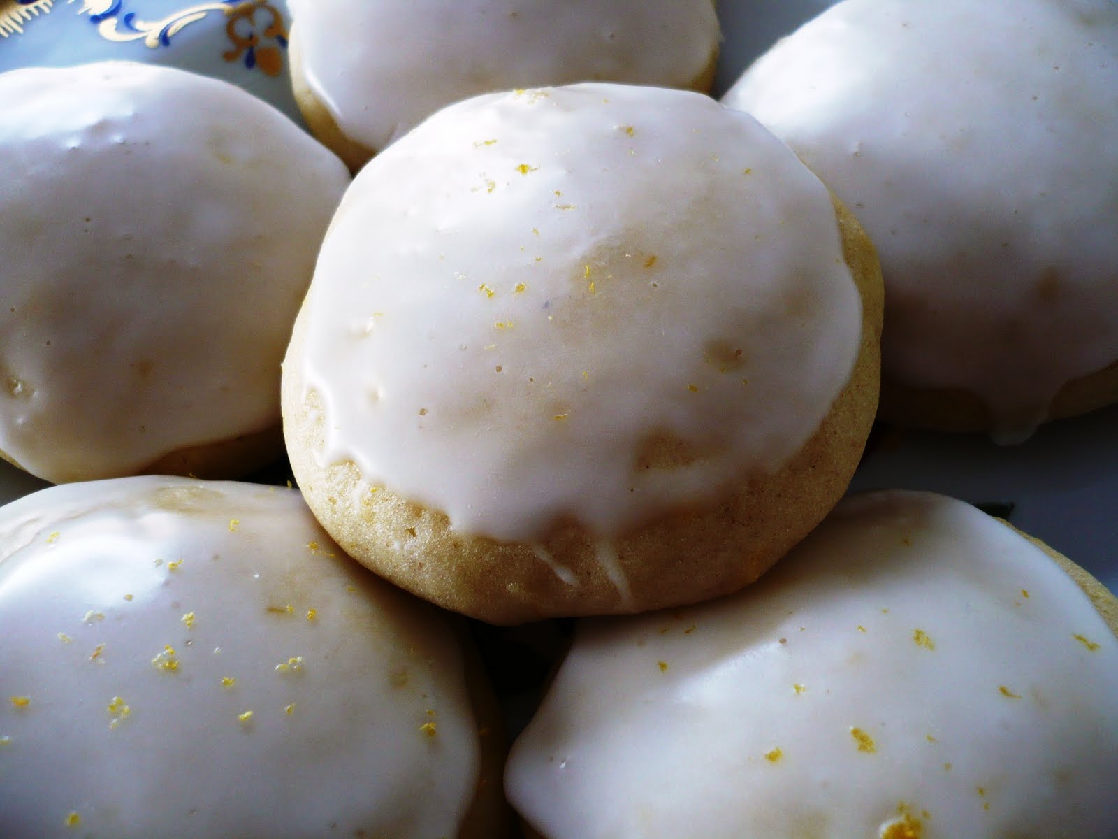 City Home/Country Home Lemon Buttermilk Cookies