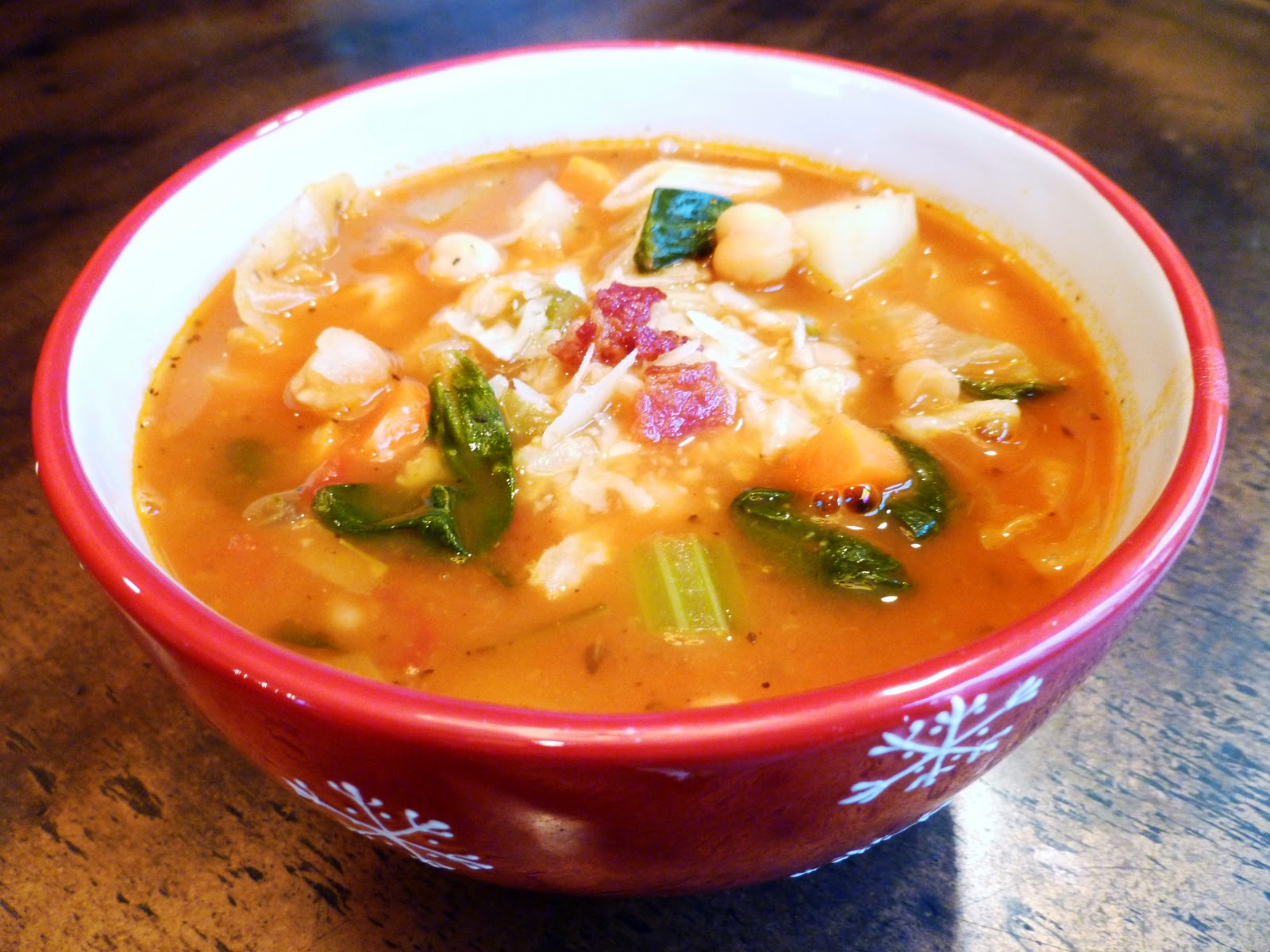 Рецепт супа в постные дни. Гармуджа суп. Минестроне. Суп минестроне постный. Постный суп с фасолью и грибами.