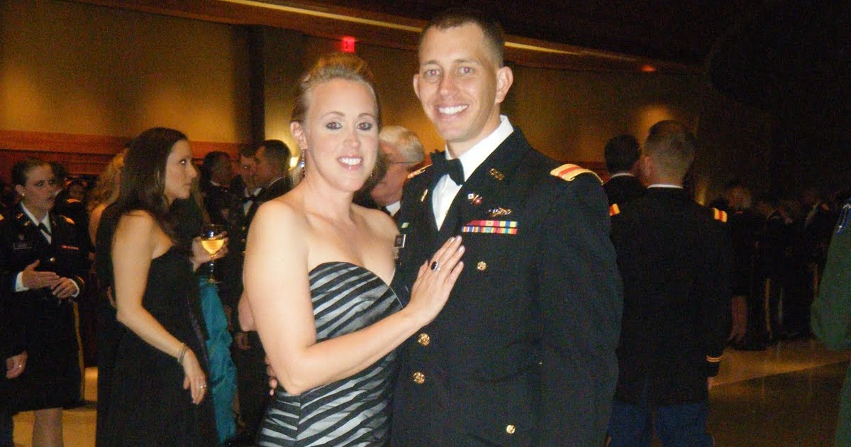 My army life as a wife army ocs formal what to wear