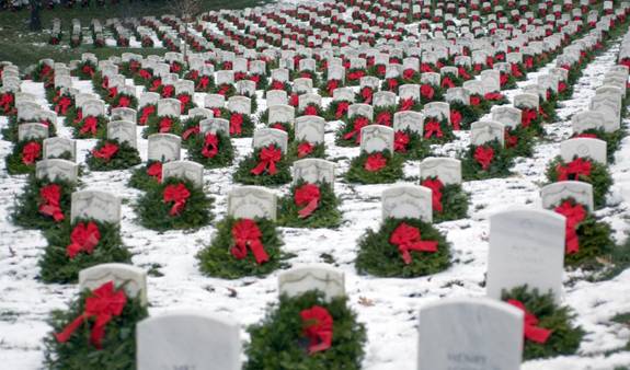 [Christmas+at+Arlington+Wreaths+on+Graves.jpg]
