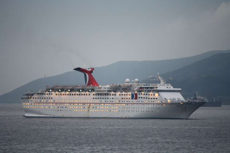 [Ship+Photo+GRAND+HOLIDAY.JPG]
