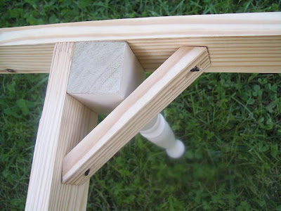 DIY outdoor bench using spindles as legs