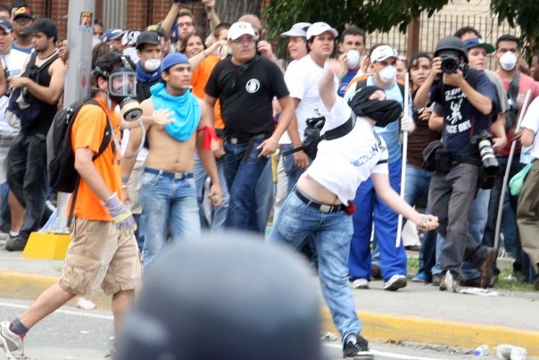 [5492_1189236445963_1079900655_577484_3362574_n.jpg]