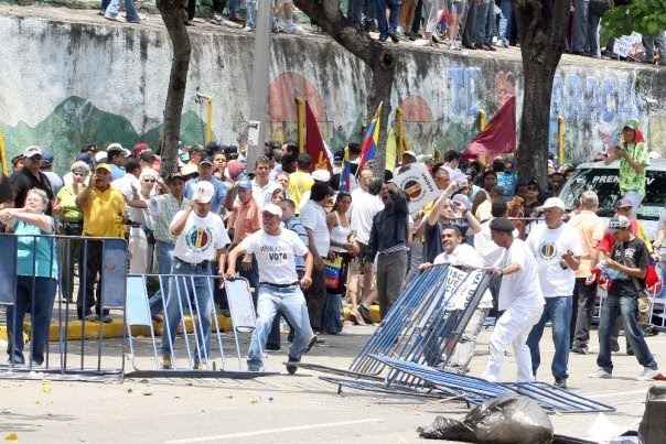 [5492_1189236485964_1079900655_577485_1222573_n.jpg]