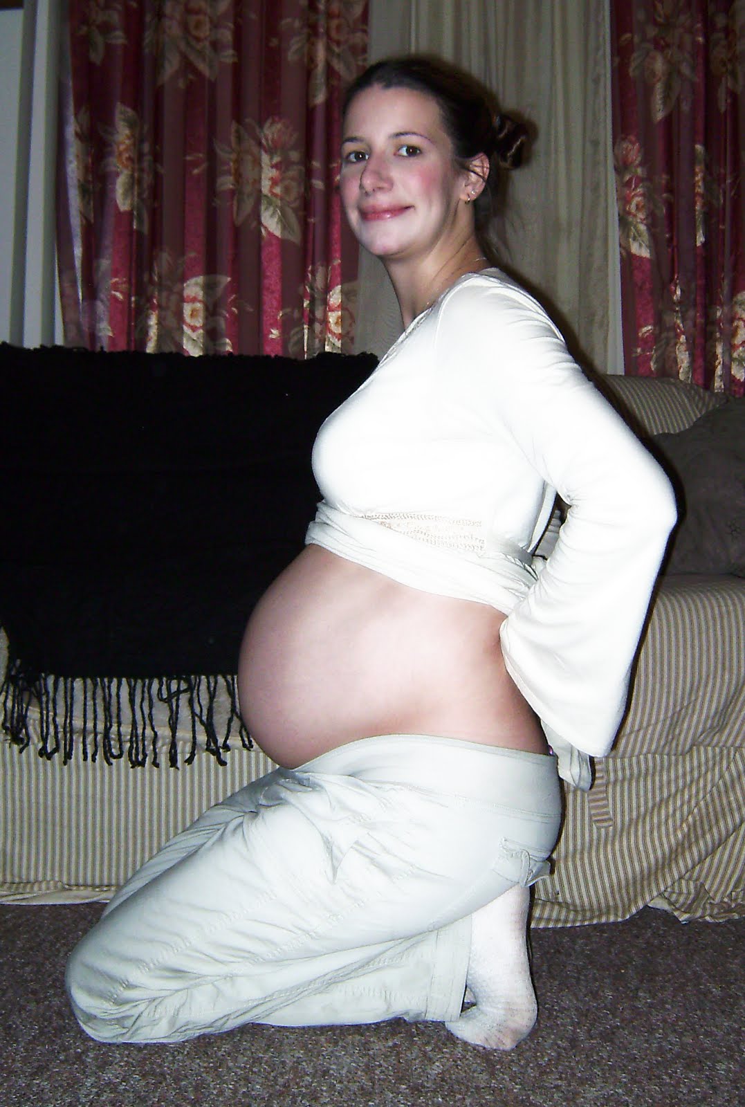 [29+Weeks+Belly+uncovered.jpg]