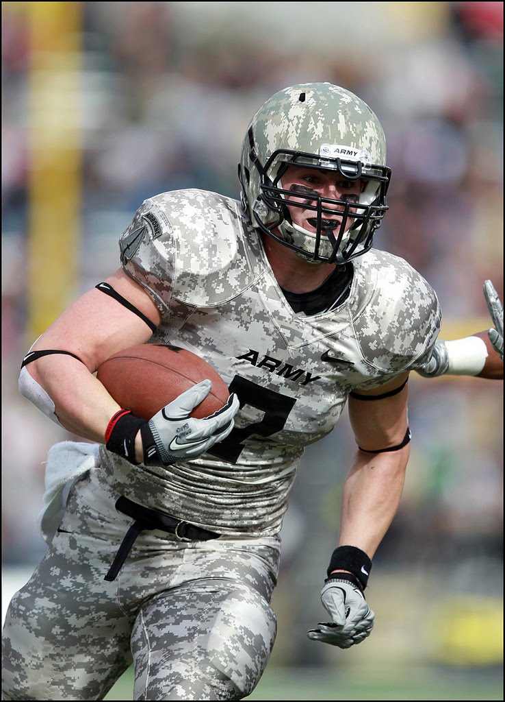 therightjack: Army football uniforms