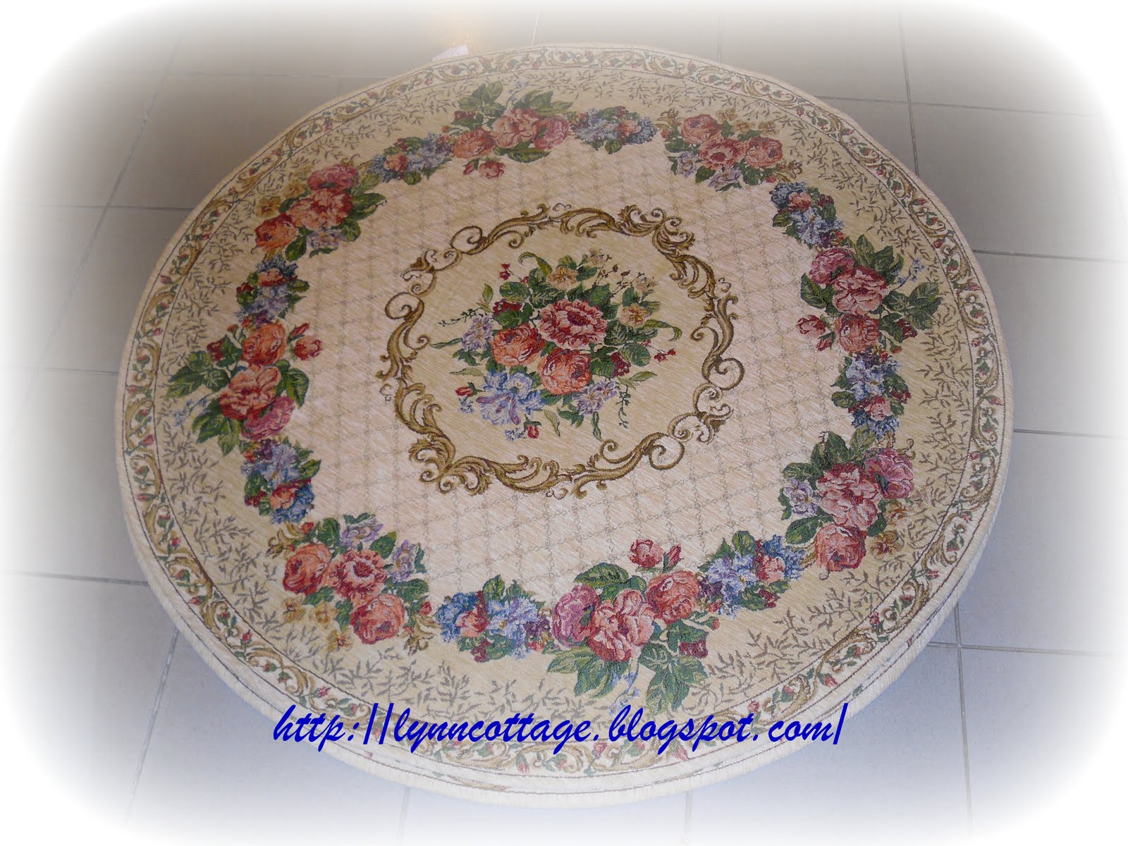 lynn's cottage ENGLISH FLORAL CARPET FOR SALE.............