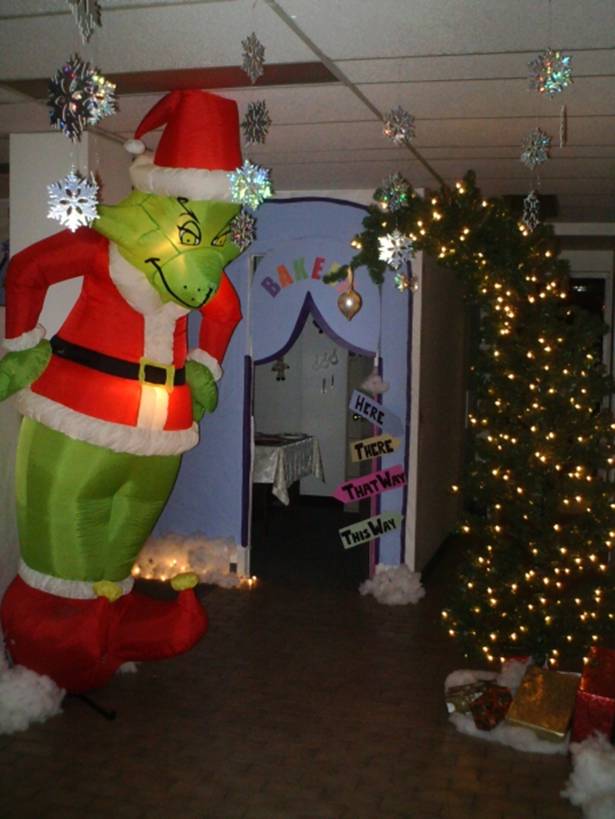 Kitchen Sauce And Domestic Chaos: Christmas Puked On Waldo: A Holiday