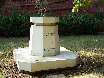 Gandhi's ashes