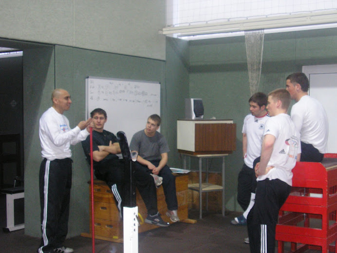 Gwen Weightlifting OLD PAGE 2010 archive that generates