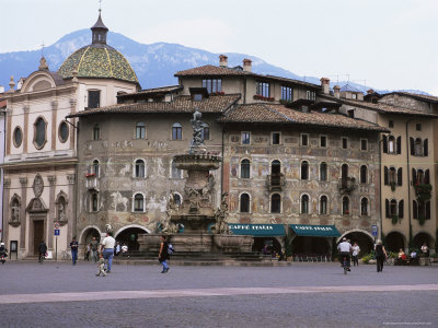 [172-1034~Case-Cazuffi-Rella-in-Piazza-Duomo-Trento-Trentino-Italy-Posters.jpg]