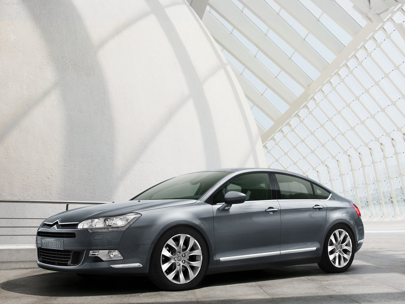 https://4.bp.blogspot.com/_w1WckrJr_Ww/S61wdn7ebkI/AAAAAAAAAoc/hlCe08iBzEg/s1600/Citroen-C5_2008_1600x1200_wallpaper_02%5B1%5D.jpg