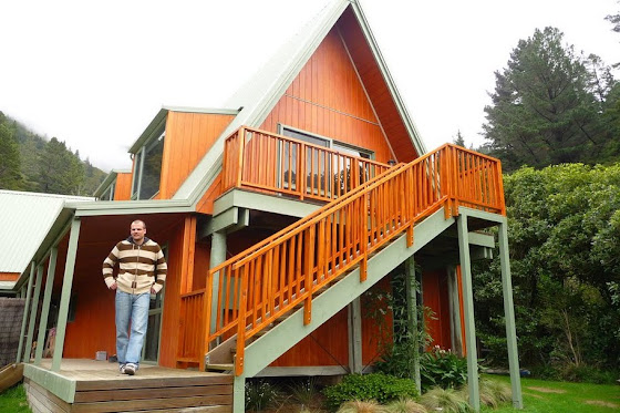 Aquí está marcos en la pieza que nos dieron Gary y melinda