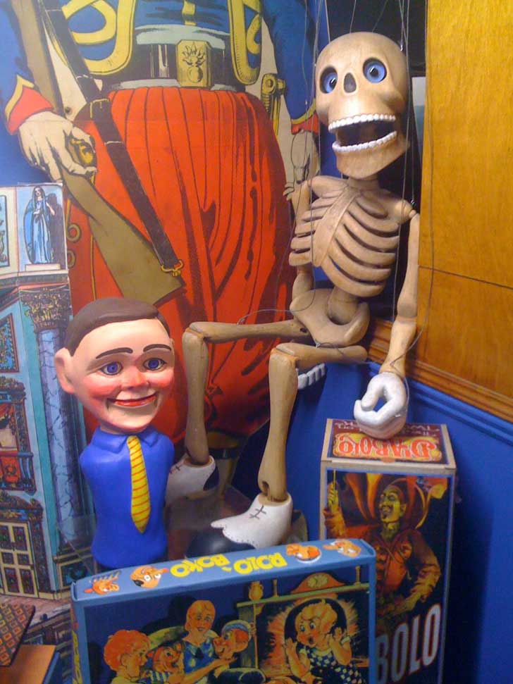 toys toys toys dancing skeleton marionette pocket vent doll