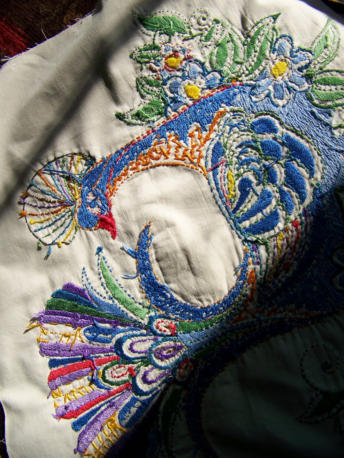 [back+of+1971+peacock+embroidery+by+c.bayraktaroglu.JPG]