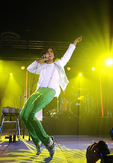 Picture of Mika by flickr user Alyson Hau