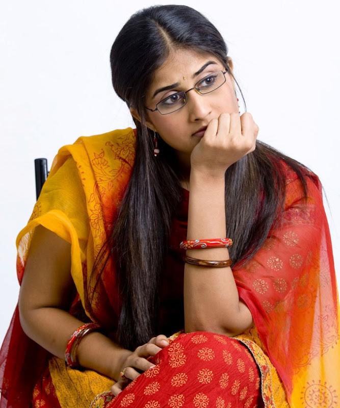 Baby Shamili in Telugu movie Oye - images