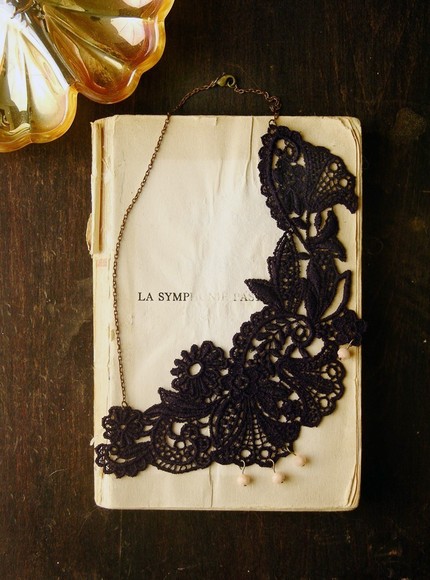 [LaceNecklace3.jpg]