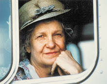 GERALDINE PAGE as Mrs. Watts in A TRIP TO BOUNTIFUL