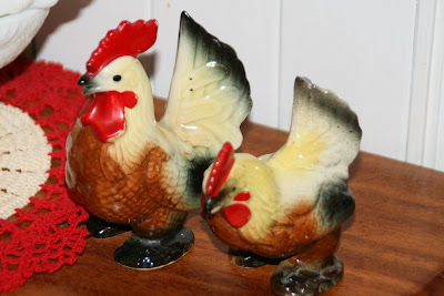 Anne Fannie's Green Acres: Rednesday - Vintage Salt and Pepper Shakers