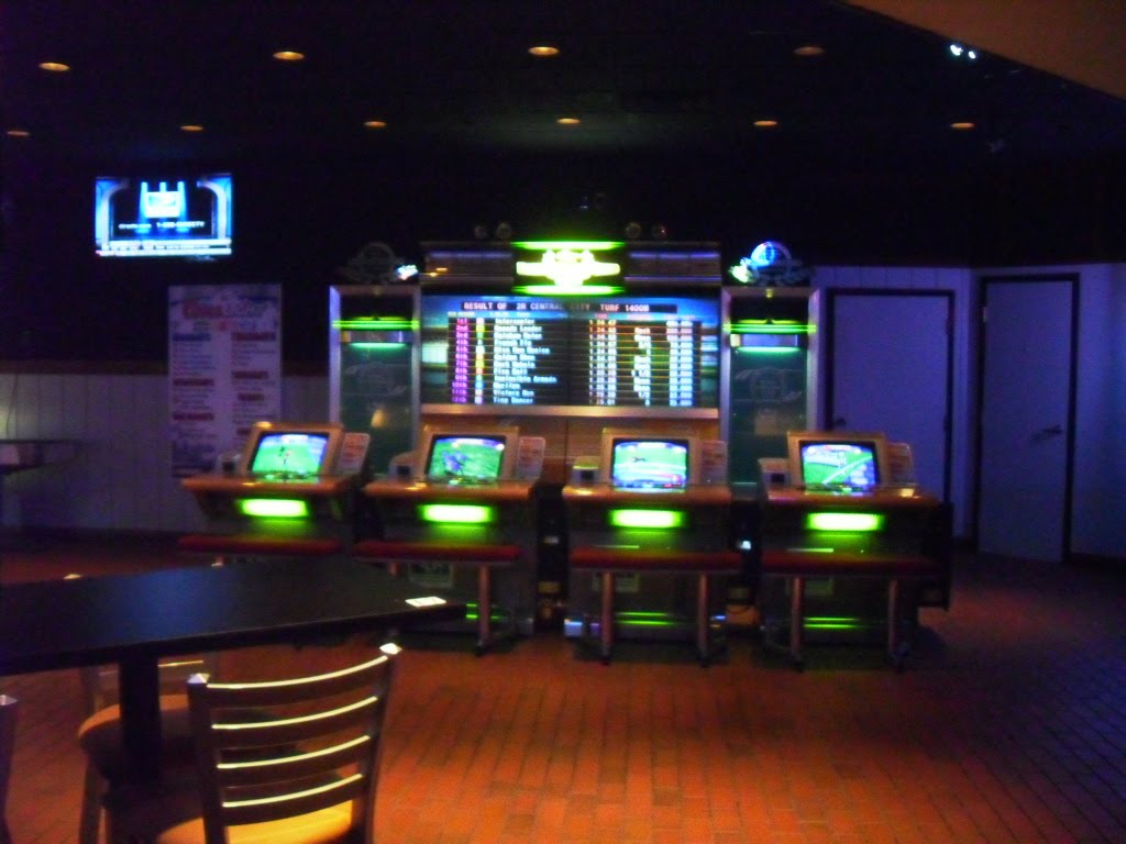 Peoria Bar Review Bullpen Sports Bar at Landmark