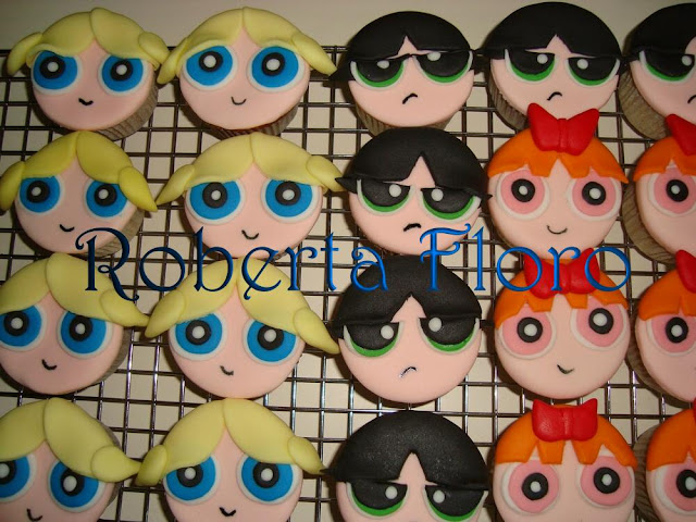 http://www.robertafloro.com.br/2010/03/cupcakes.html