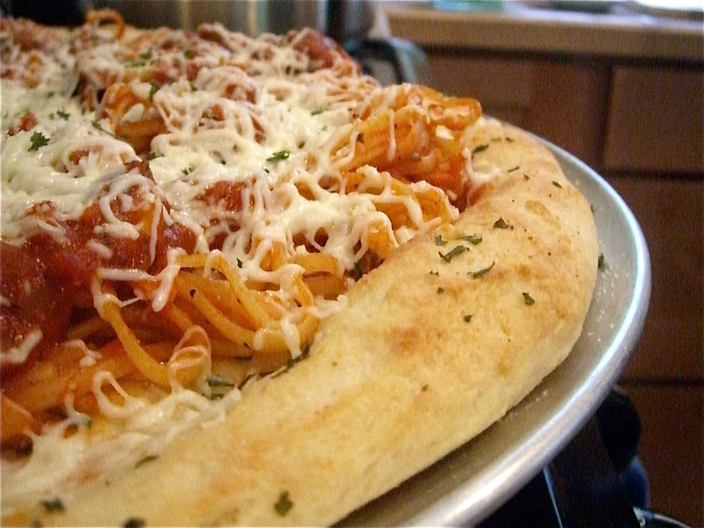 Garlic Bread &amp; Spaghetti Pizza | Lauren&amp;#39;s Latest