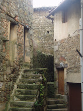 Calles que llegan al final de alguna escalera