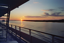 El rio y la calma del crepúsculo