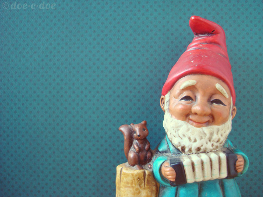 retro gnome | Funny garden gnomes, Gnome garden, Gnomes