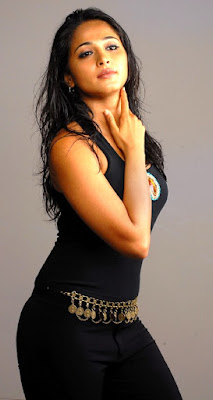 Photos Black Costume Actress Bollywood Anushka Shetty