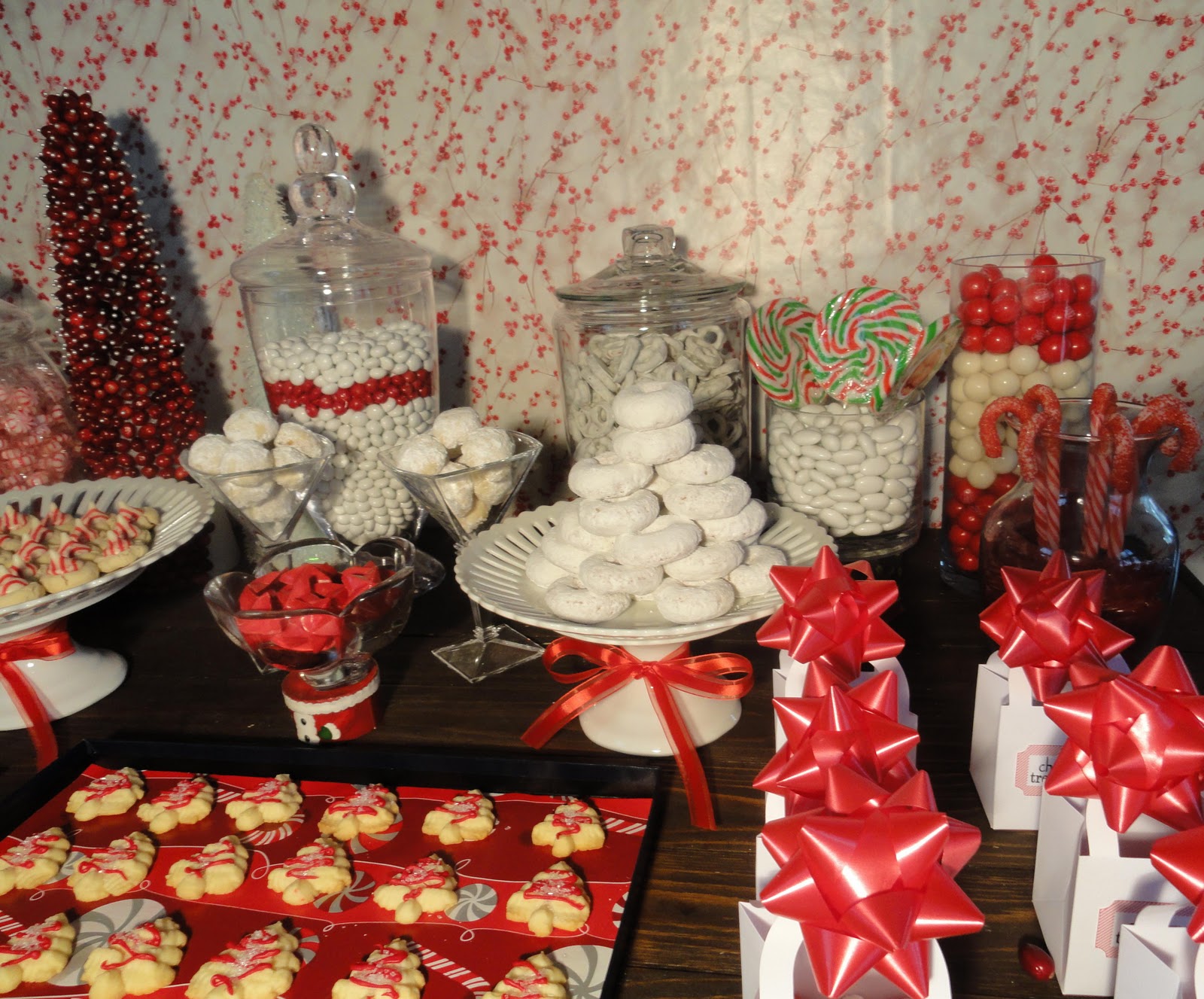 Sweeter Than Sweet Dessert Tables: Christmas Dessert Table