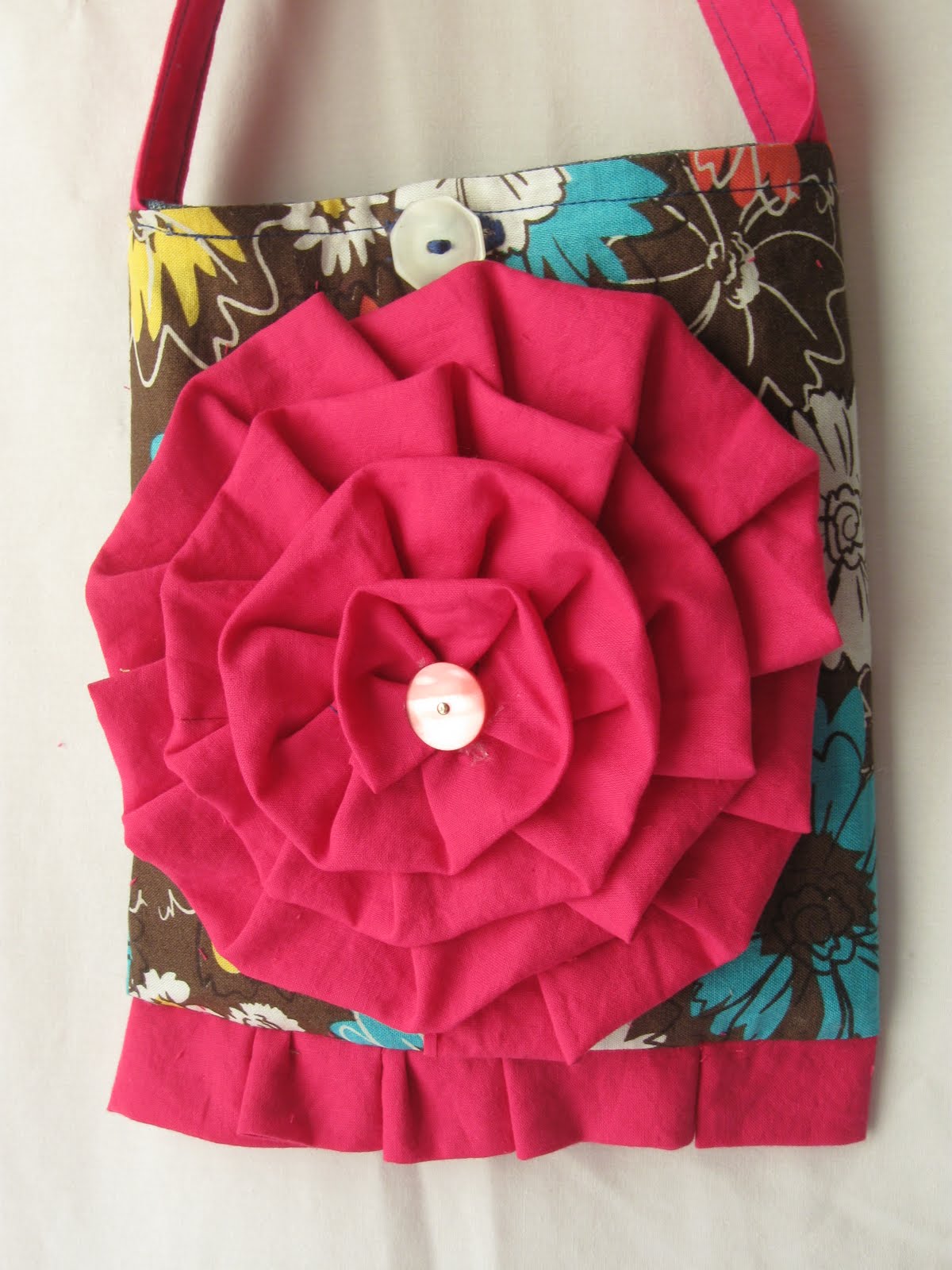 A Quiet Little Life: Today In My Craft Room Part II: Ruffle Flower Purse