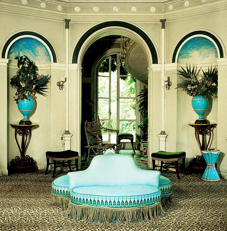 [FrenchInteriors_pg242b-1.jpg]
