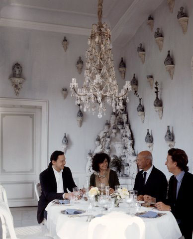 [Family+portrait.jpg]