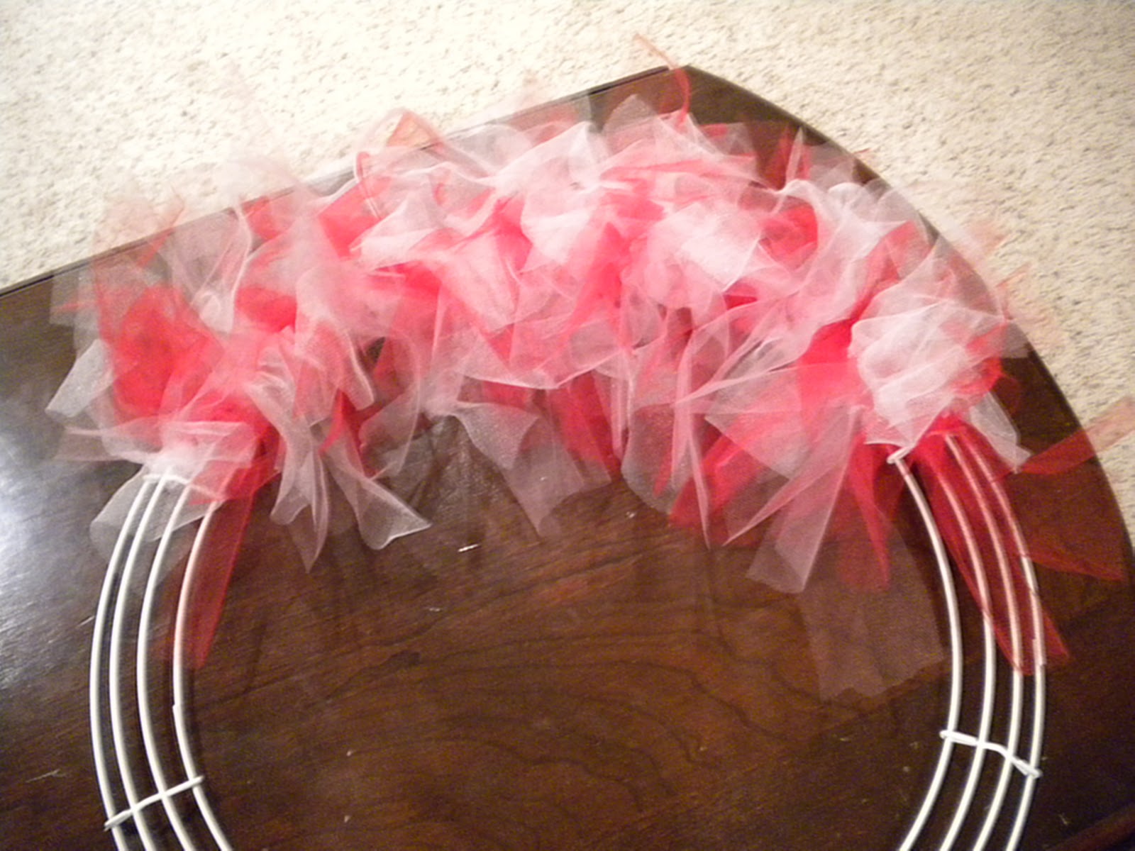 The Run Fam Happenings: DIY Valentine Wreath