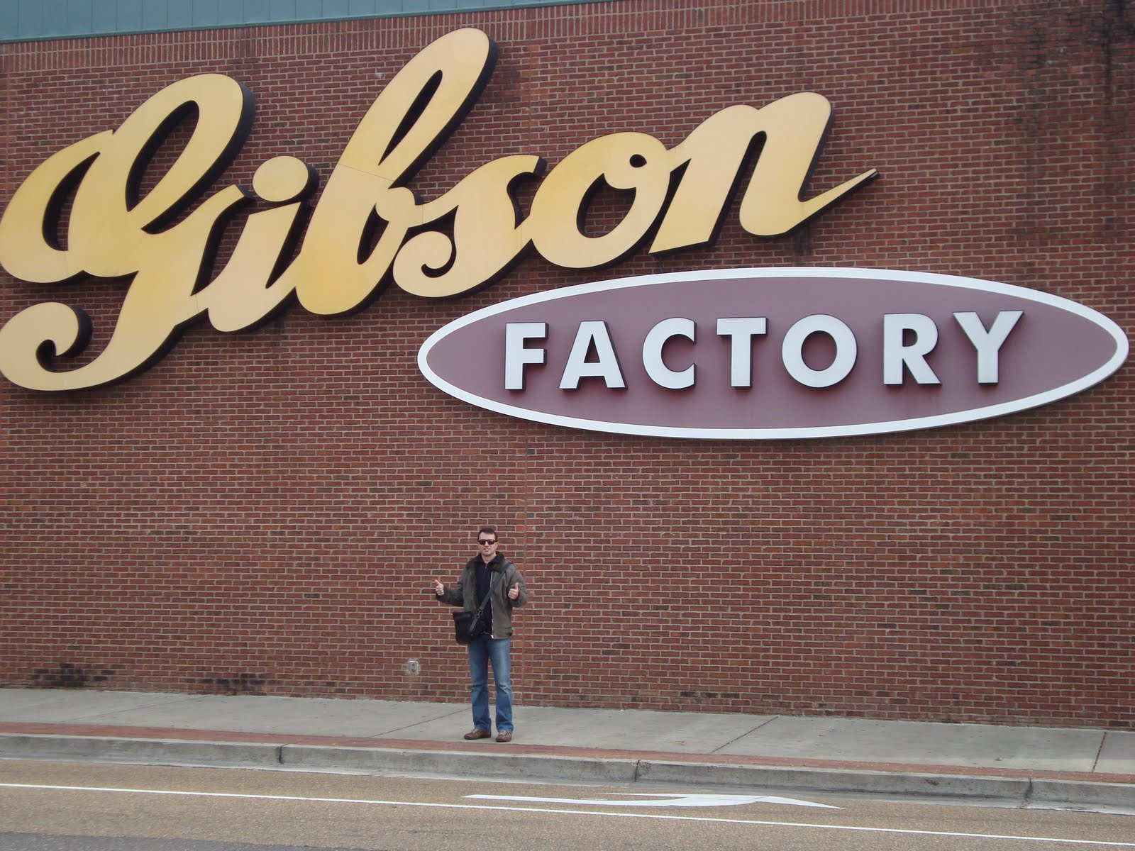 [gibson+factory.JPG]